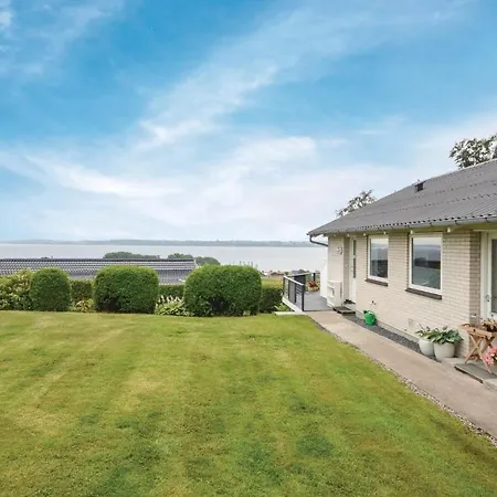 Ferienhaus Three-bedroom Holiday In Aabenraa